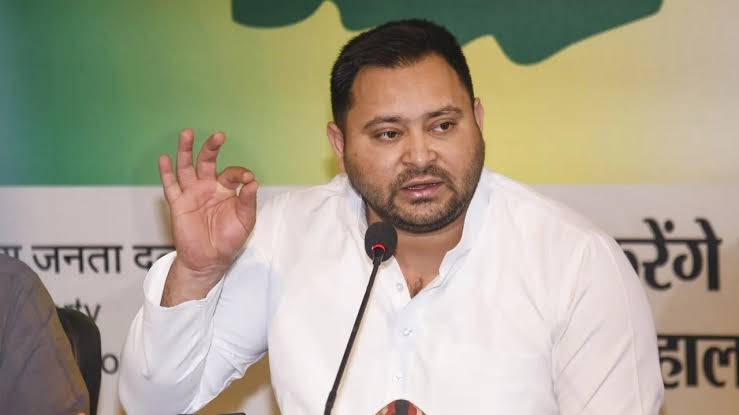 तेजस्वी यादव का आरोप, विजय सिन्हा के पास दो वोटर आईडी; उपमुख्यमंत्री ने किया ये पलटवार