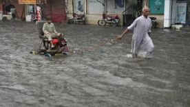 पाकिस्तान में भारी बारिश के कारण तबाही, 24 लोगों की मौत