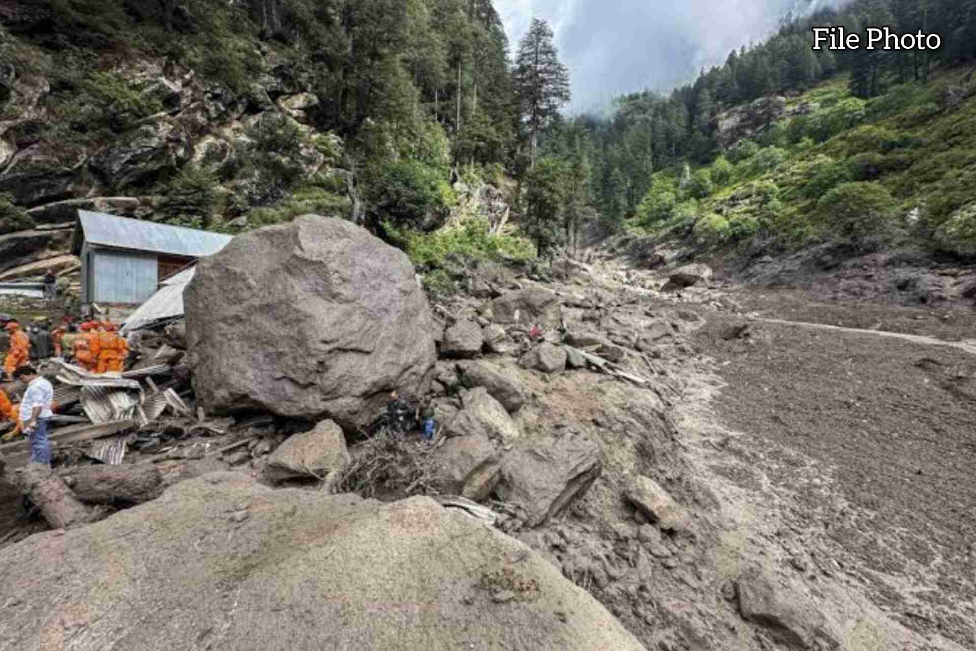 जम्मू कश्मीर: कठुआ में बादल फटने और भूस्खलन से 7 की मौत, अमित शाह ने सीएम से की बात, मुआवजा घोषित