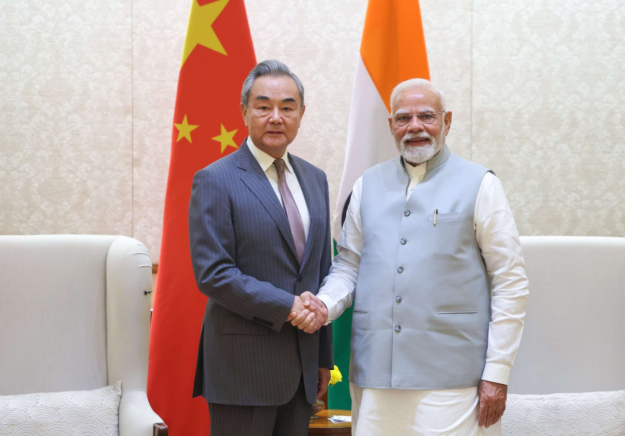 पीएम मोदी ने चीनी विदेश मंत्री वांग यी से मुलाकात की, जाने क्या कहा?
