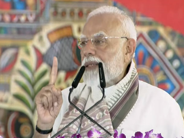बिहार में घुसपैठियों के आने से डेमोग्राफी बदल रही है, हम बिहारियों के अधिकार छीनने नहीं देंगे: पीएम मोदी