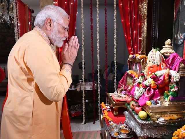 'गणपति बप्पा मोरया': राष्ट्रपति मुर्मू और पीएम मोदी ने गणेश चतुर्थी पर दीं शुभकामनाएं