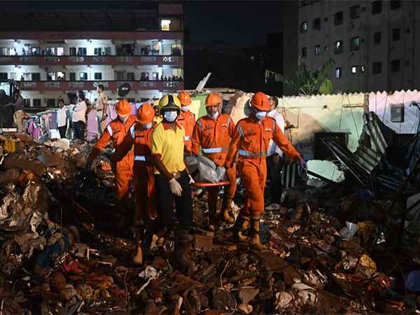 पालघर इमारत हादसे में मरने वालों की संख्या बढ़कर 14 हुई, एनडीआरएफ ने 2 लोगों को बचाया