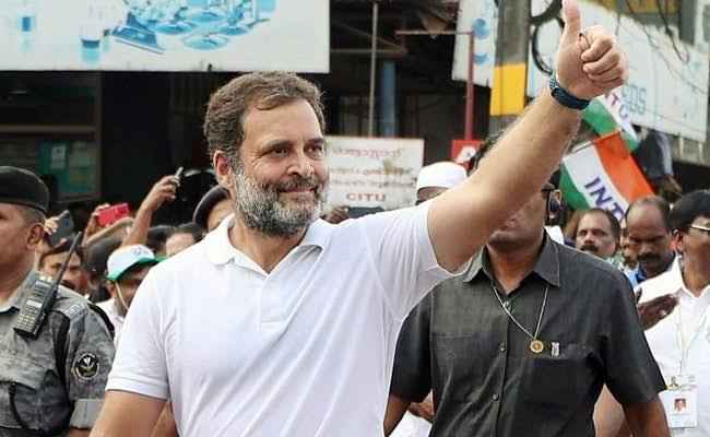 बिहार में चुनाव आयोग का जादू, एक पूरा गांव एक घर में बस गया है: राहुल गांधी का दावा