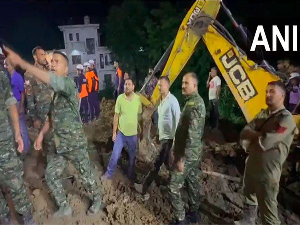 हिमाचल प्रदेश के सुंदरनगर में भूस्खलन का कहर: दो घर मलबे में दबे, 6 लोगों की जान गई