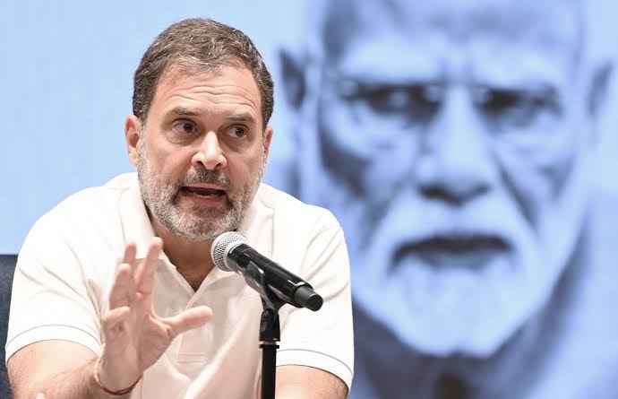 राहुल गांधी ने रेल मंत्री को लिखी चिट्ठी, रायबरेली में राजधानी एक्सप्रेस का हाल्ट कराने की मांग