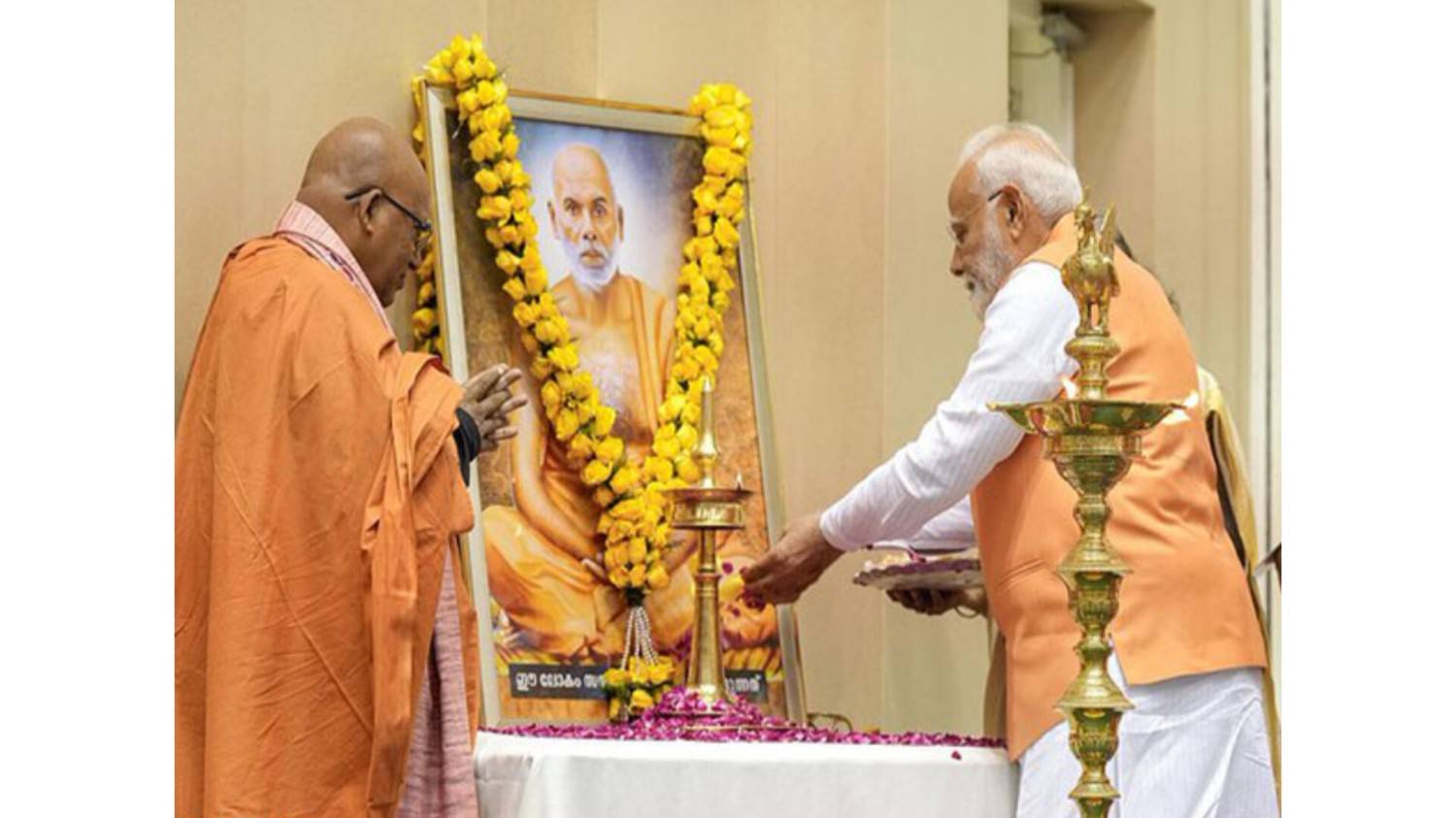 प्रधानमंत्री मोदी ने समाज सुधारक श्री नारायण गुरु को श्रद्धांजलि अर्पित की
