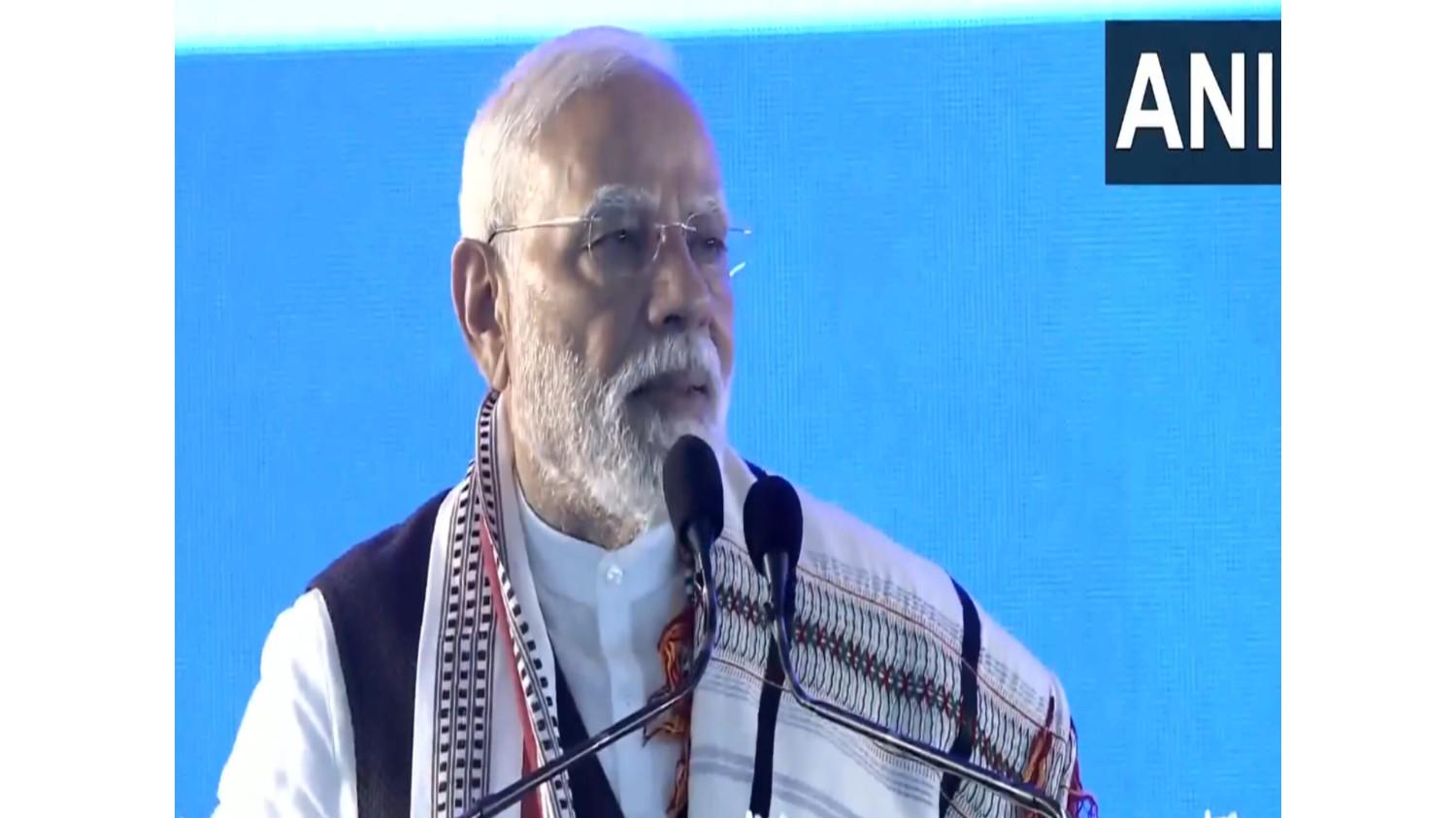 प्रधानमंत्री नरेंद्र मोदी ने तीन पूर्वोत्तर राज्यों का किया दौरा, हजारों करोड़ रुपये की परियोजनाओं का हुआ उद्घाटन