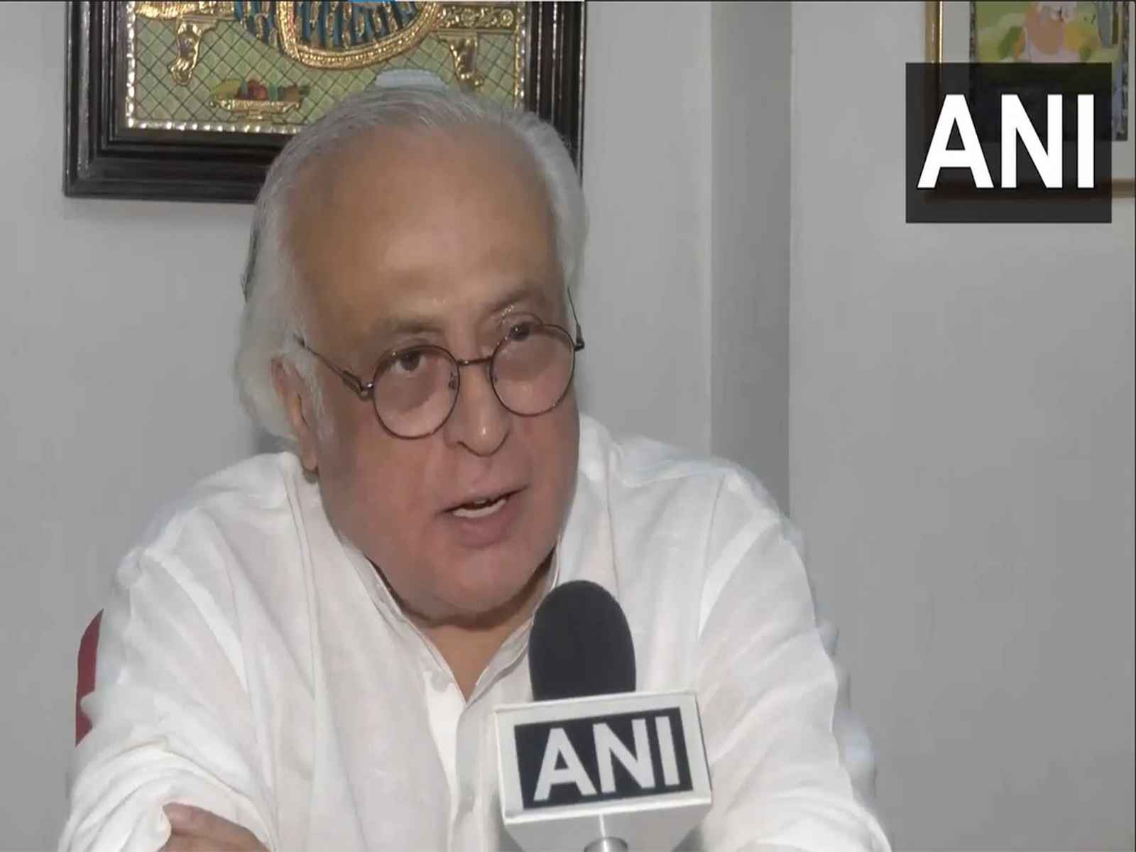 मोदी ने 8 साल सीएम रहते जीएसटी का विरोध किया, अब खुद मसीहा बन रहे हैं: कांग्रेस