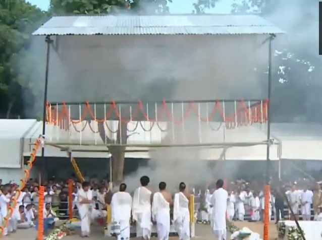 असम: गायक जुबीन गर्ग का पूरे राजकीय सम्मान के साथ अंतिम संस्कार किया गया
