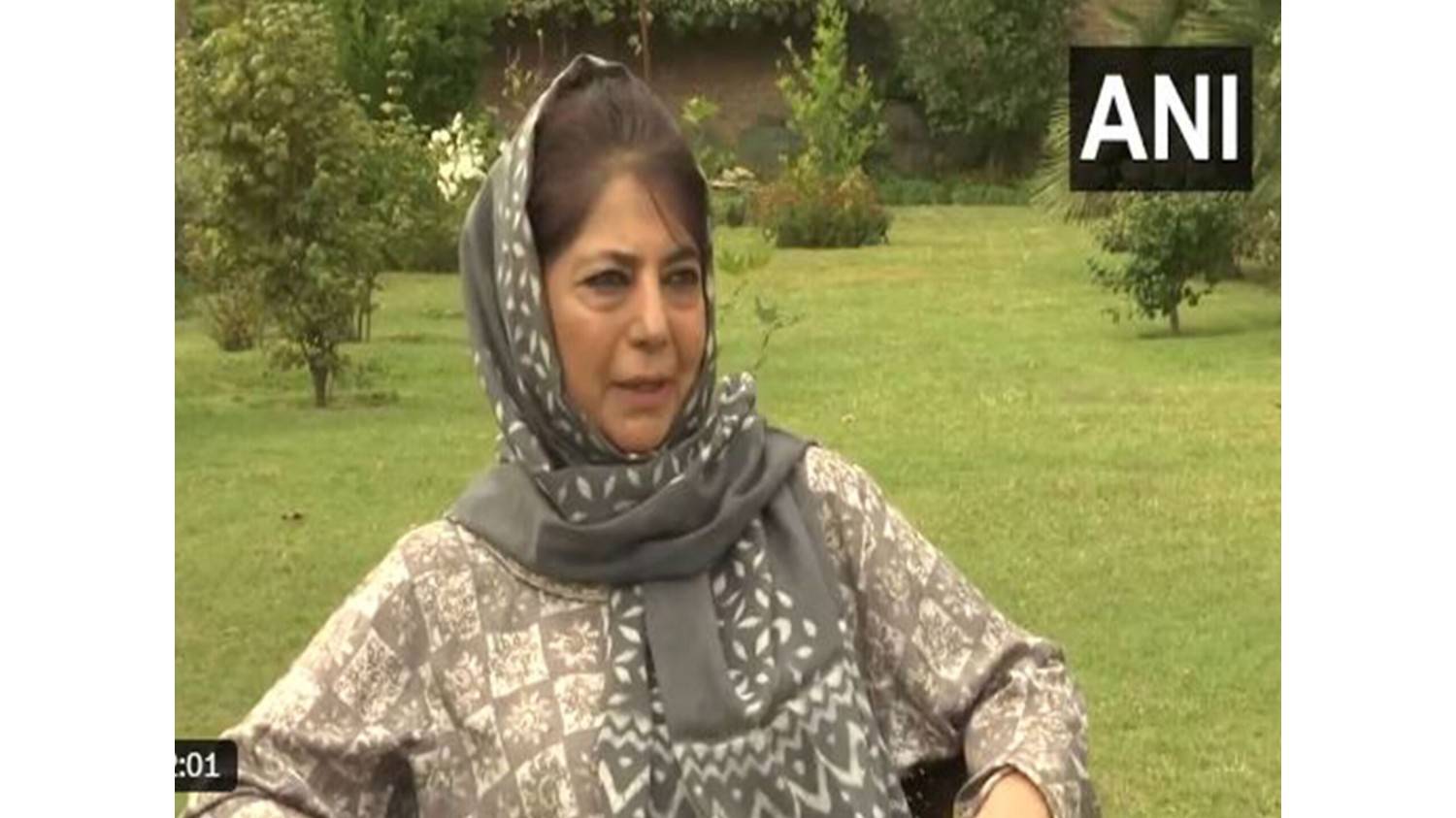 महबूबा मुफ्ती ने की सोनम वांगचुक पर लगे आरोपों की निंदा, कहा 