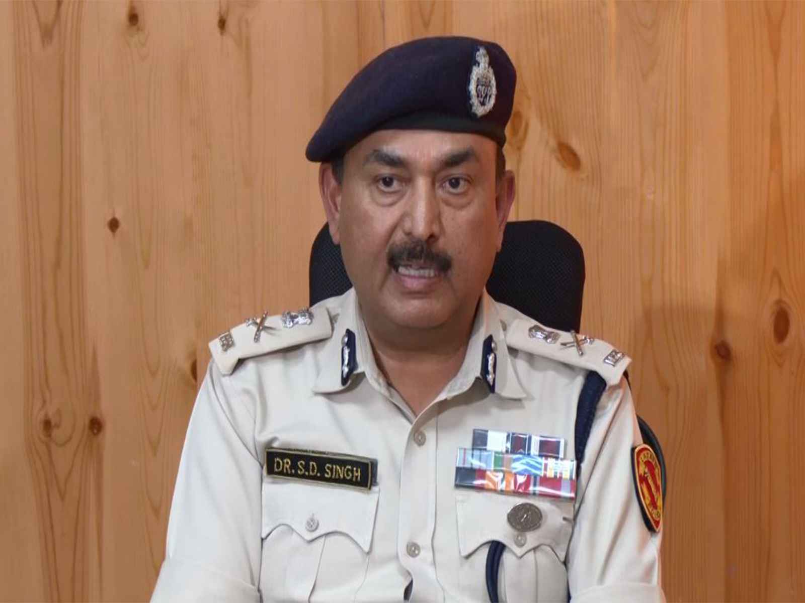 लद्दाख हिंसा: सोनम वांगचुक घेरे में, पुलिस ने उठाए पाक लिंक और विदेशी फंडिंग के सवाल