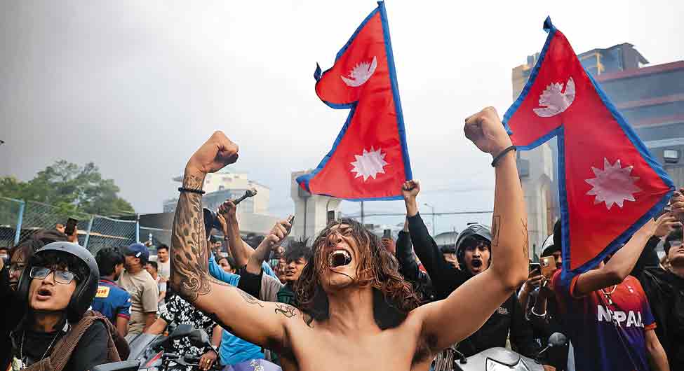 आवरण कथा/युवा विद्रोह: तख्तापलट का जवां तेवर