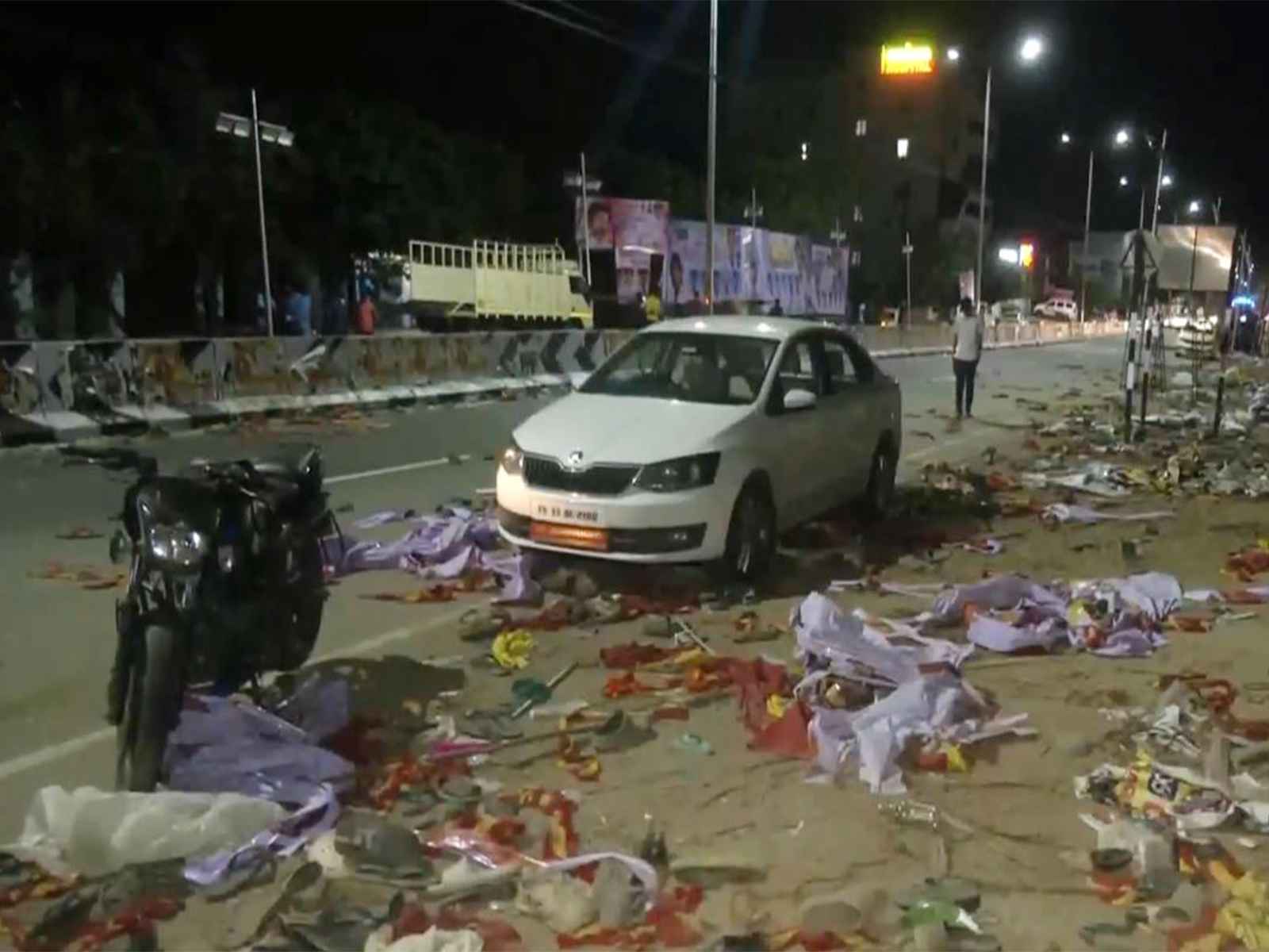 तमिलनाडु के करूर में भगदड़: दुर्घटना में जान गंवाने वालों की संख्या 41 हुई