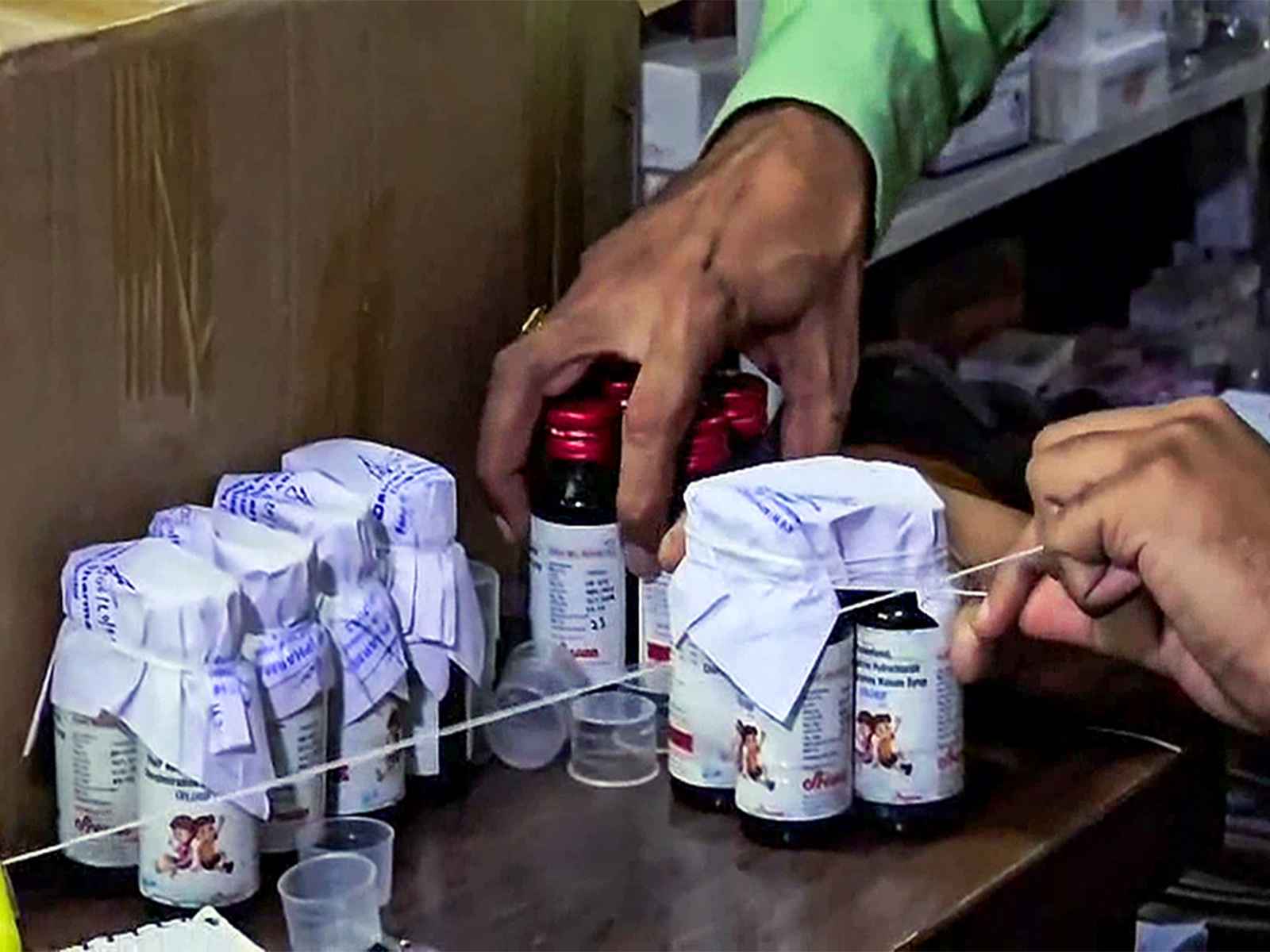 कफ सिरप से मौत: कोल्डरिफ बनाने वाली कंपनी पर लगा ताला, तमिलनाडु सरकार ने रद्द किया लाइसेंस
