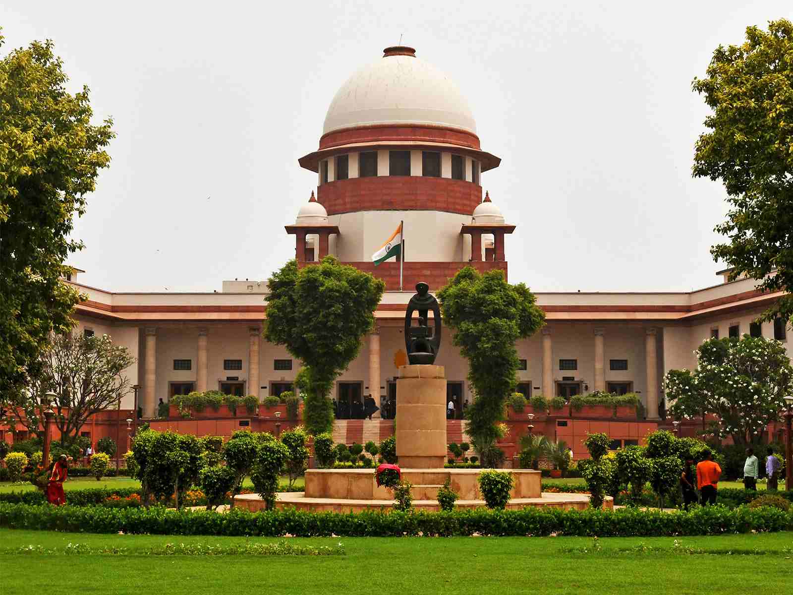 बिहार चुनाव: वोटिंग से दो दिन पहले SIR वोटर लिस्ट विवाद पर सुनवाई करेगा सुप्रीम कोर्ट