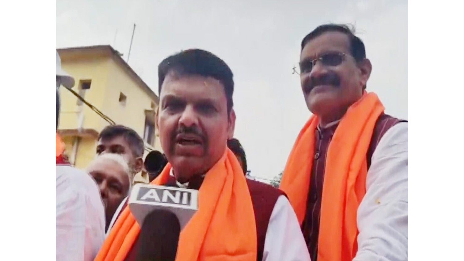 महाराष्ट्र के सीएम फडणवीस ने बेगूसराय में किया प्रचार, कहा 