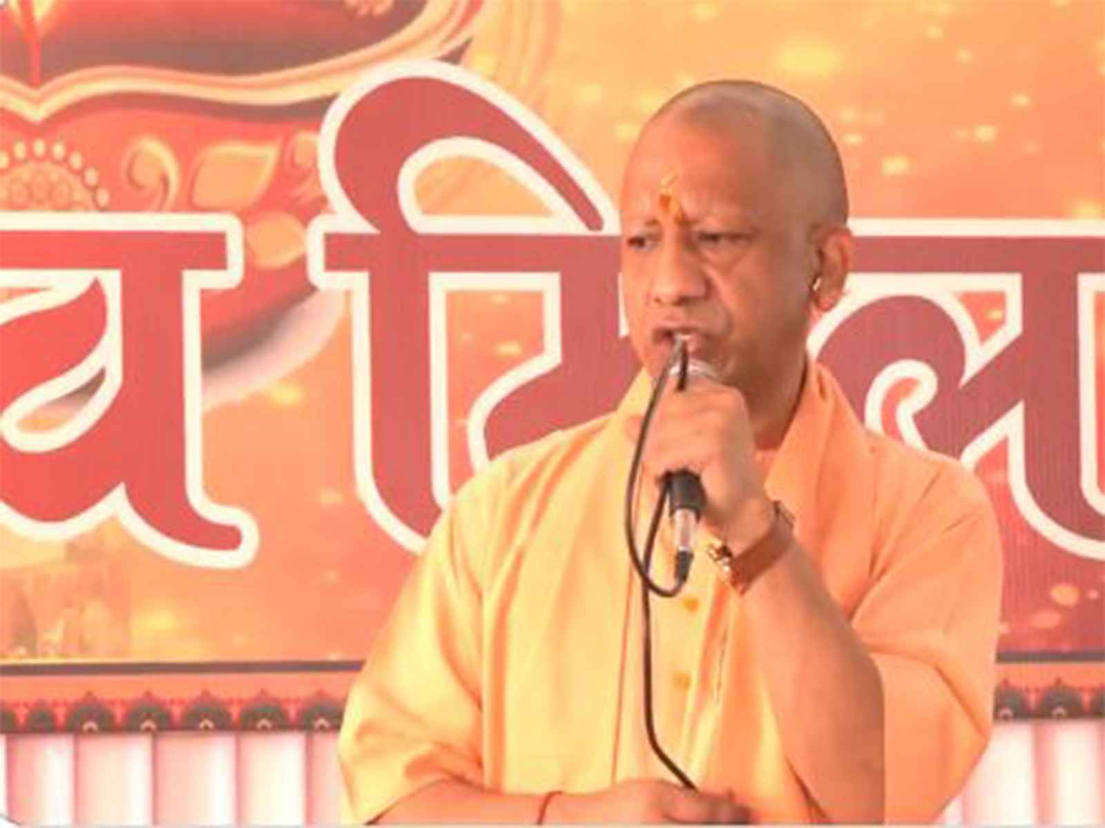 26 लाख दीयों से जगमगाई अयोध्या, दीपोत्सव पर सीएम योगी ने कहा- 'राममंदिर के बाद बढ़ी जिम्मेदारी'