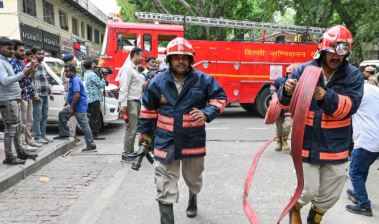 दिवाली को लेकर दिल्ली अग्निशमन सेवा हाई अलर्ट पर, कर्मचारियों की छुट्टियां रद्द