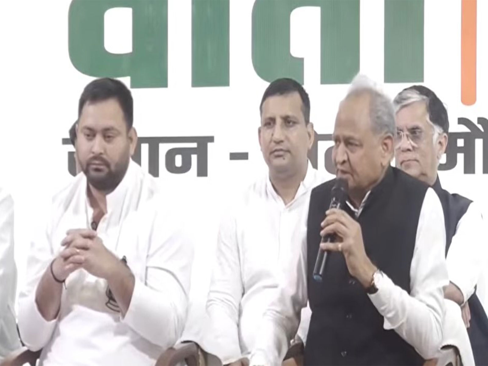 महागठबंधन के सीएम फेस होंगे तेजस्वी यादव, डिप्टी सीएम के लिए मुकेश सहनी भी मंजूर