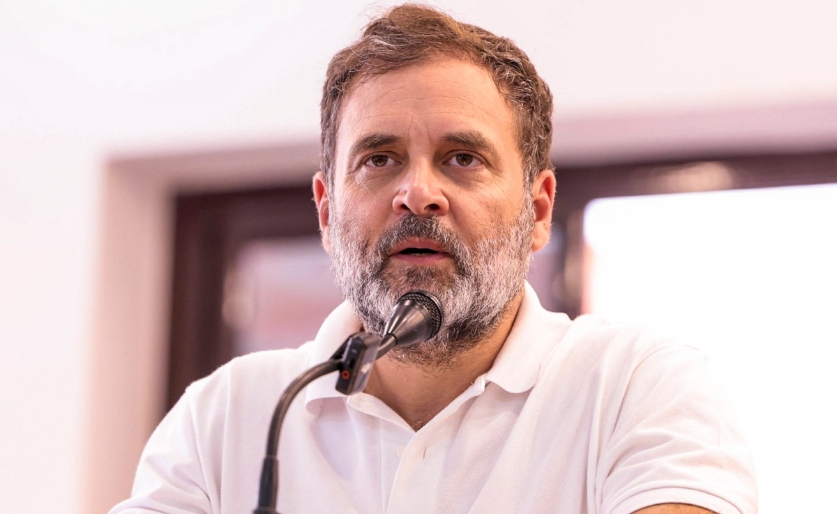 छठ पर बिहार जाने वाली ट्रेनें ओवरलोड! राहुल गांधी का सवाल- 'NDA की 12000 स्पेशल ट्रेनें कहां गईं'