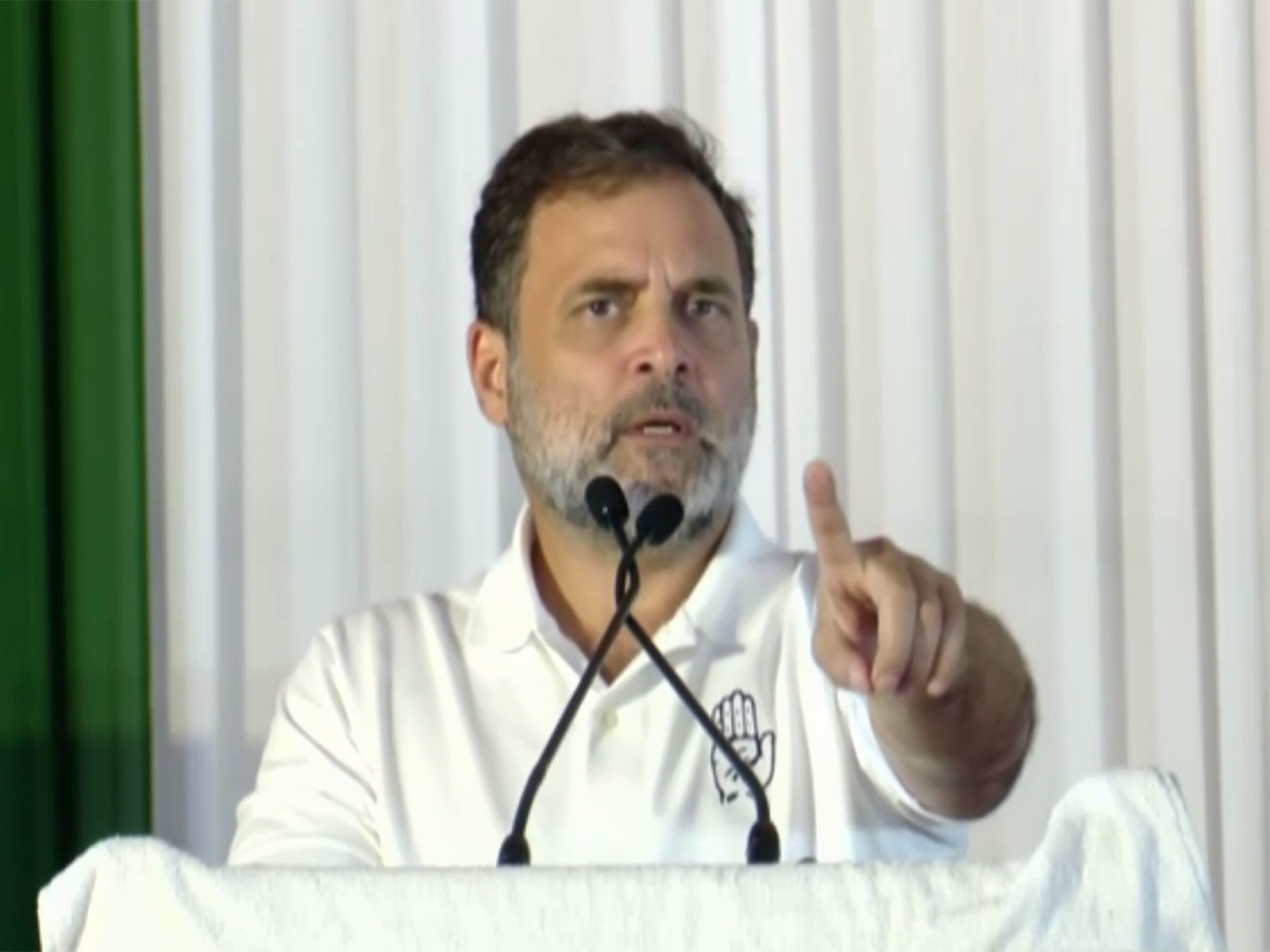 राहुल गांधी ने प्रधानमंत्री मोदी को कहा कायर, बोले- 'इंदिरा गांधी महिला होकर ज्यादा हिम्मतवाली थीं'