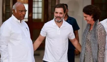 बिहार चुनाव के दूसरे चरण के लिए कांग्रेस के 40 स्टार प्रचारकों में खड़गे, राहुल, प्रियंका शामिल