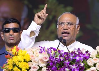 बिहार के मतदाताओं के पास अवसरवादी हुक्मरानों को सबक सिखाने का सुनहरा मौका: मल्लिकार्जुन खड़गे