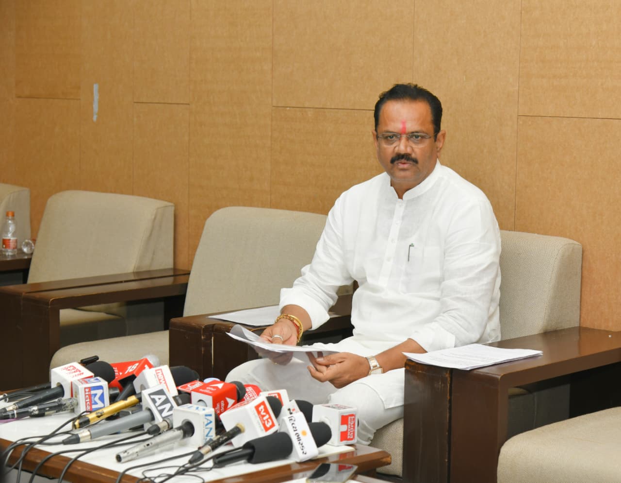 गुजरात के किसानों के लिए बड़ी खुशखबरी: 9 नवंबर से समर्थन मूल्य पर खरीदी, प्रति किसान 125 मन मूंगफली खरीदने का निर्णय