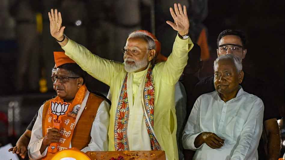 बिहार में NDA की लहर: मोदी की आक्रामक कैंपेनिंग और 'जंगल राज' नैरेटिव ने बनाया माहौल