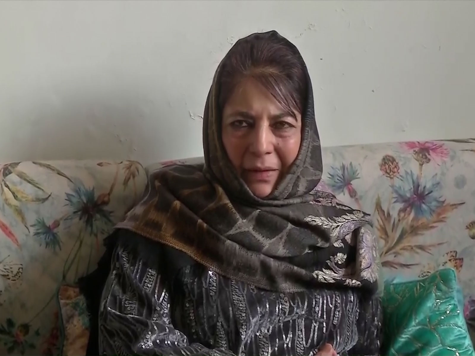 'कश्मीर की समस्याएं लाल किले पर गूंजीं': दिल्ली विस्फोट के बाद महबूबा मुफ्ती ने केंद्र को जिम्मेदार ठहराया