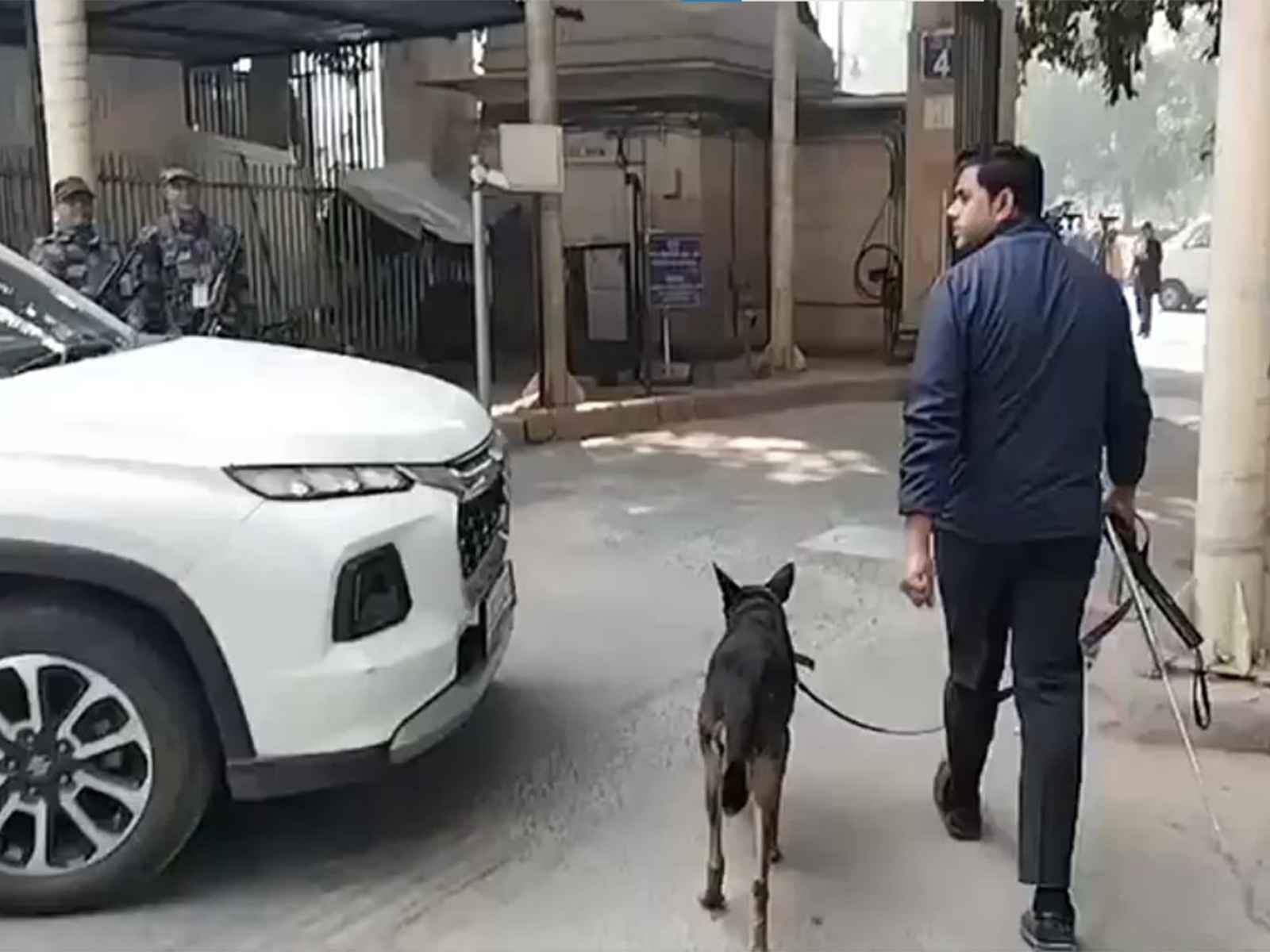 दिल्ली की इन अदालतों को बम से उड़ाने की मिली धमकी, तलाशी के बाद सामने आया सच