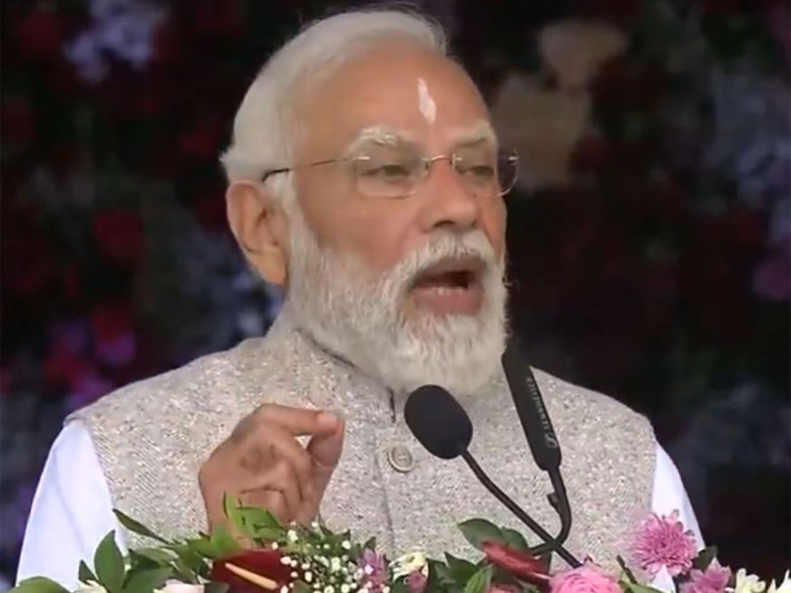 'सेवा परमो धर्मः ने सदियों से भारत को बनाए रखा है', सत्य साईं बाबा शताब्दी समारोह में बोले पीएम मोदी