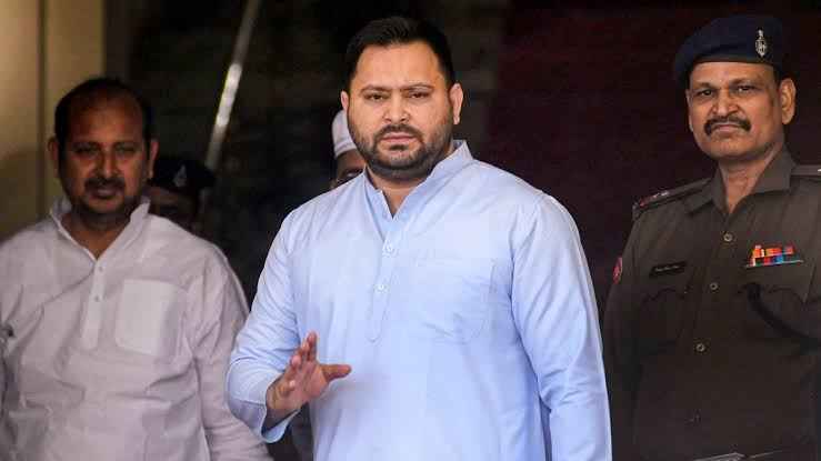 बिहार: NDA सरकार का गठन होते ही RJD ने साधा निशाना, 'वंशवाद' को लेकर गरमाई राजनीति