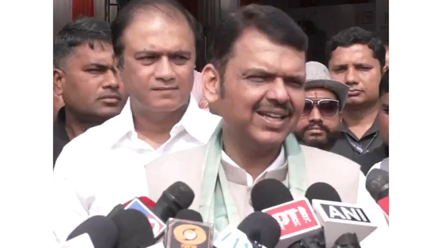 महाराष्ट्र सीएम देवेंद्र फडणवीस ने मौलाना अरशद मदनी को दिया जवाब, कहा 