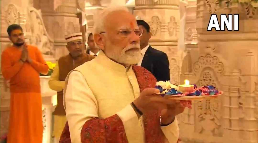 राम मंदिर में ध्वजारोहण समारोह में भाग लेने के लिए प्रधानमंत्री मोदी अयोध्या पहुंचे
