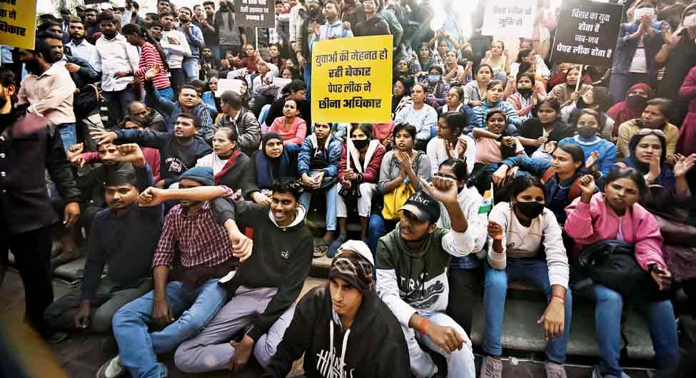 बिहार जनादेश '25 / पलायनः प्रवासी पैंतरे