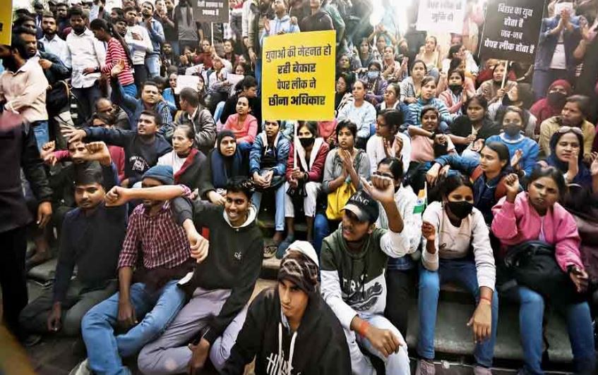 बिहार जनादेश '25 / मुद्दे की बात: मुद्दे-मसलों का तख्तापलट