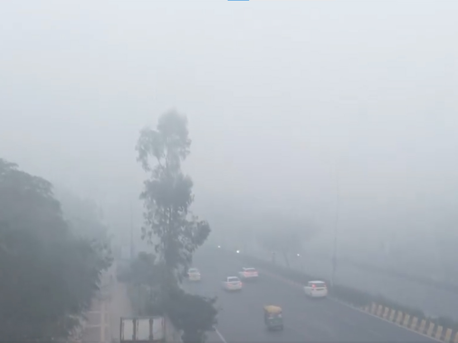 दिल्ली में धुंध और प्रदूषण की मार, कई इलाकों में AQI 400 से ऊपर