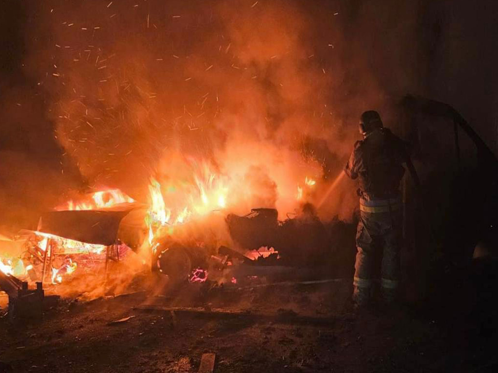 ट्रंप-ज़ेलेंस्की की बैठक से ठीक पहले रूस ने कीव पर दागीं मिसाइलें और ड्रोन