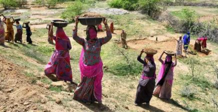 केंद्र ने ग्रामीण भारत में रोजगार की गारंटी देने वाली मनरेगा को ‘निरस्त’ कर दिया: प्रियंक खड़गे