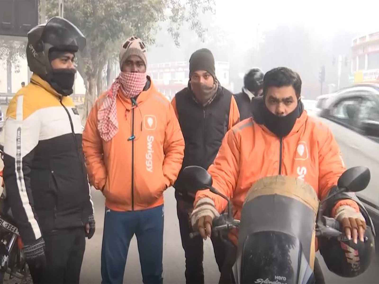 14 घंटे काम, 700 रुपये कमाई: मांगों को लेकर फूड डिलीवरी कर्मियों की देशभर में हड़ताल