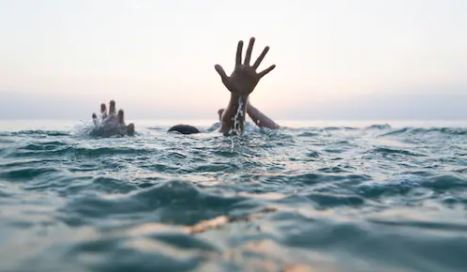 इंदौर । दूषित पेयजल त्रासदी: मन्नतों के बाद जन्मे बच्चे की मौत, नानी ने पूछा,