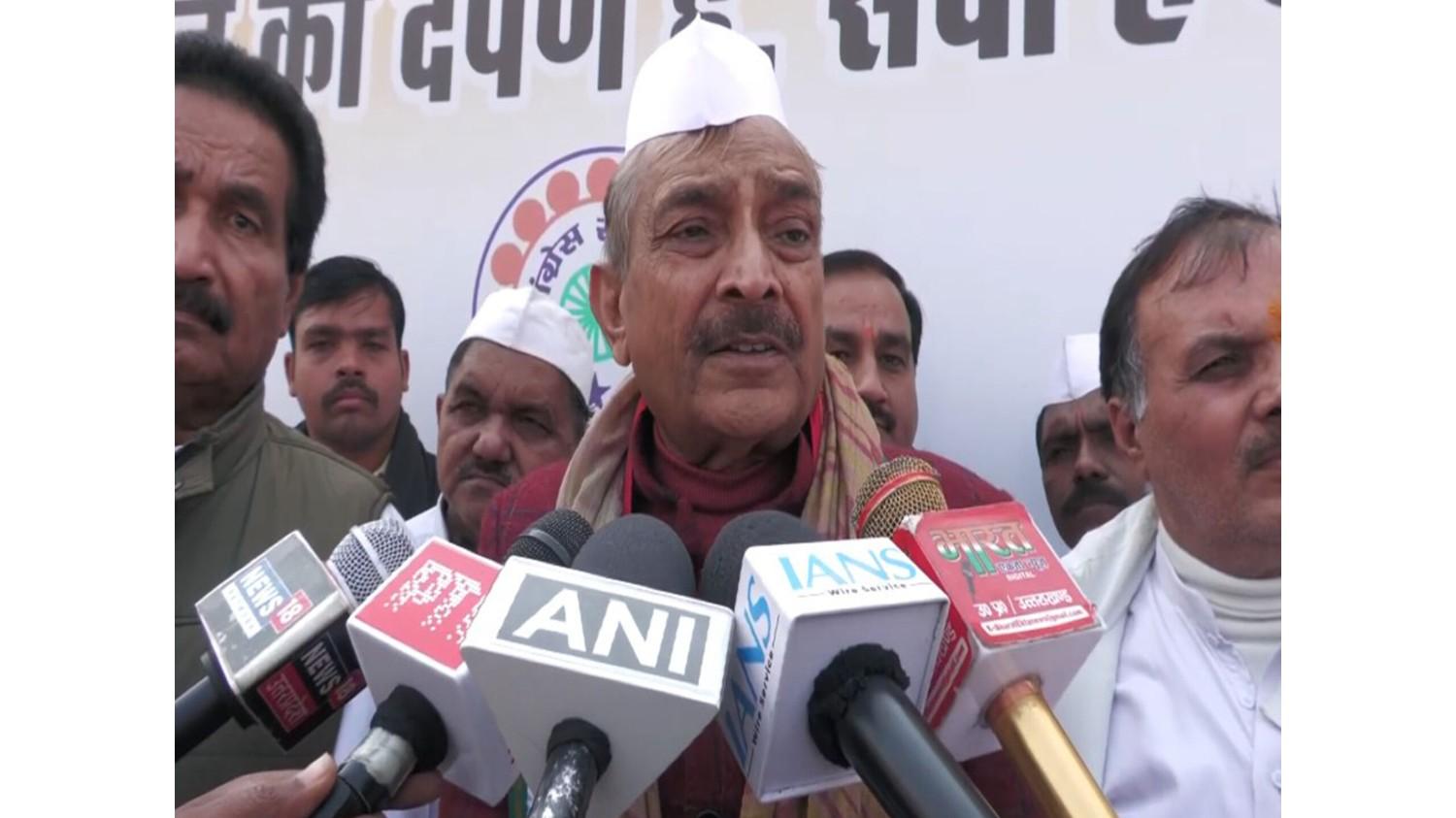 कांग्रेस ने वीबी-जी राम जी योजना का विरोध किया, प्रमोद तिवारी ने कहा 'भाजपा ने गांधी की फिर हत्या कर दी'