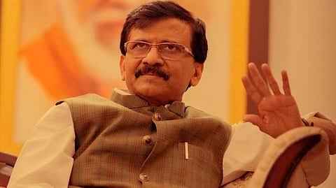 ‘दिल्ली जाकर चरणों में बैठना पड़ता है’, BMC महापौर को लेकर संजय राउत का शिंदे पर तीखा हमला