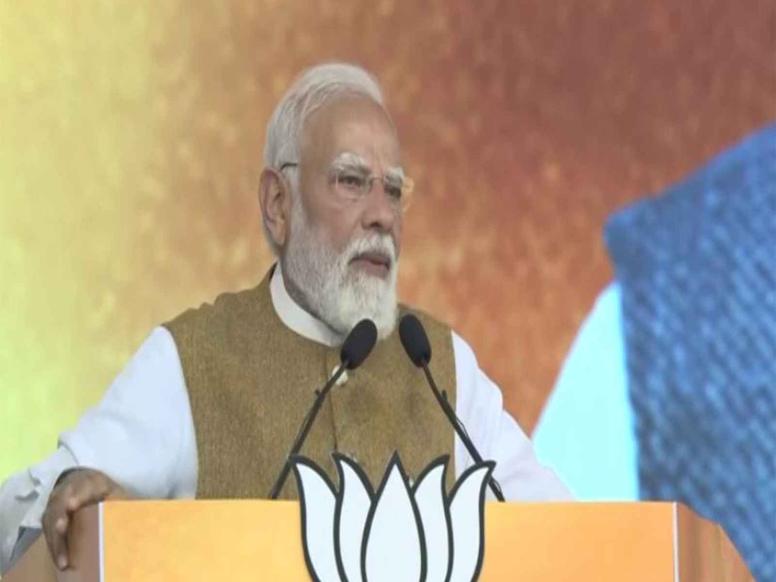 एलडीएफ-यूडीएफ पर पीएम मोदी का तीखा प्रहार, बोले– 'एजेंडा अलग नहीं, राजनीति एक जैसी'