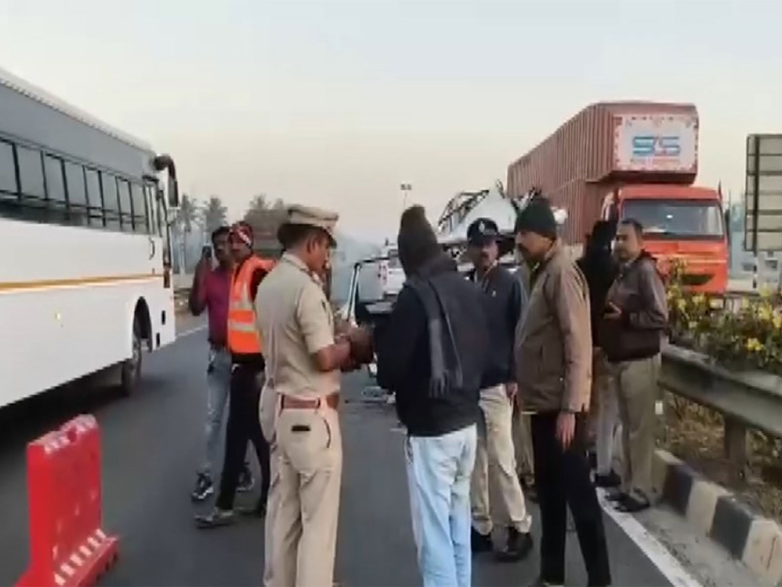 बेंगलुरु में भयानक हादसा, हाईवे पर एक साथ टकराई कई गाड़ियां, 7 की मौके पर मौत