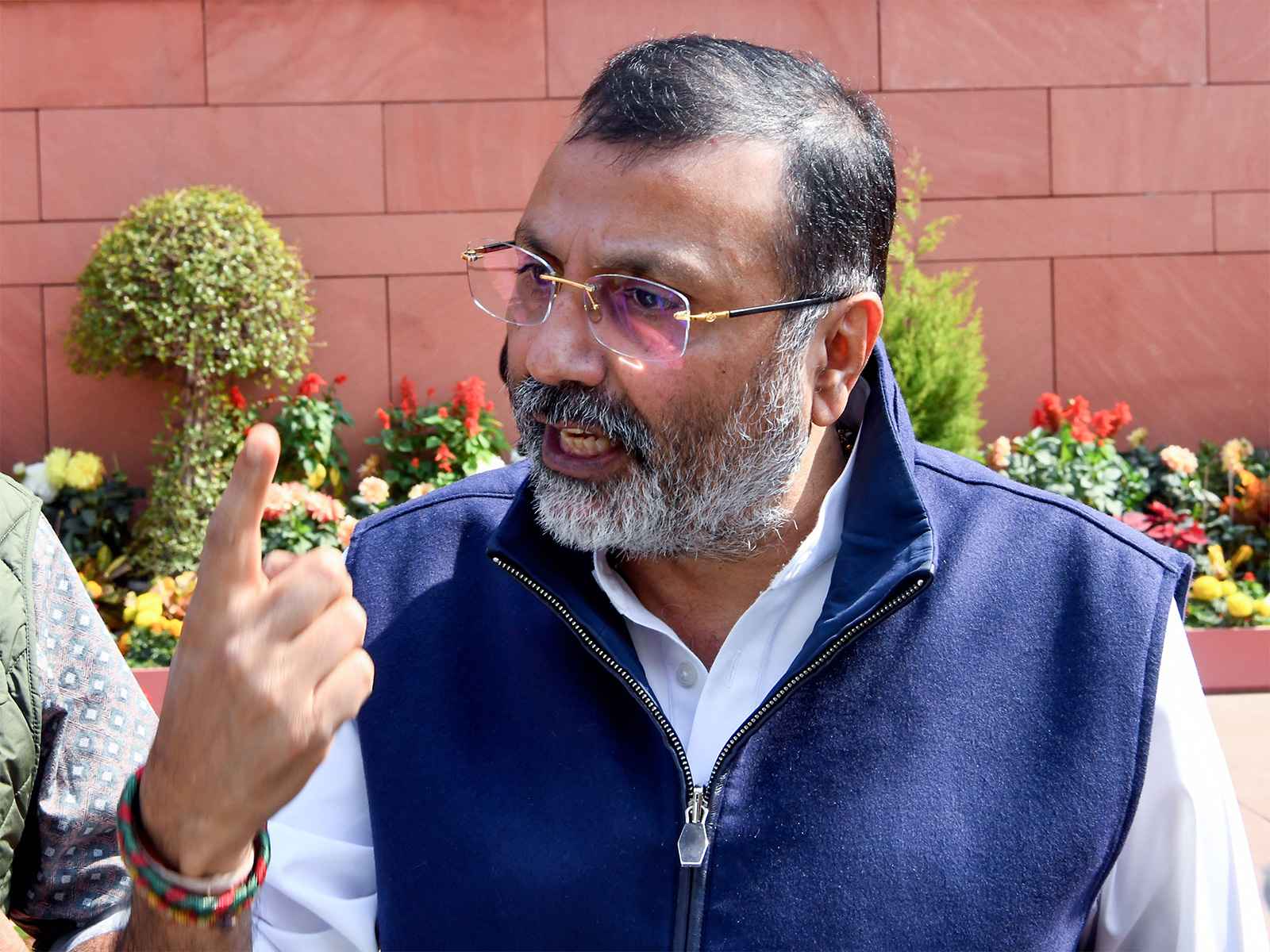 नेहरू दिखाते थे ‘नागिन डांस’, मोदी दिखा रहे हैं ‘AI’: निशिकांत दुबे