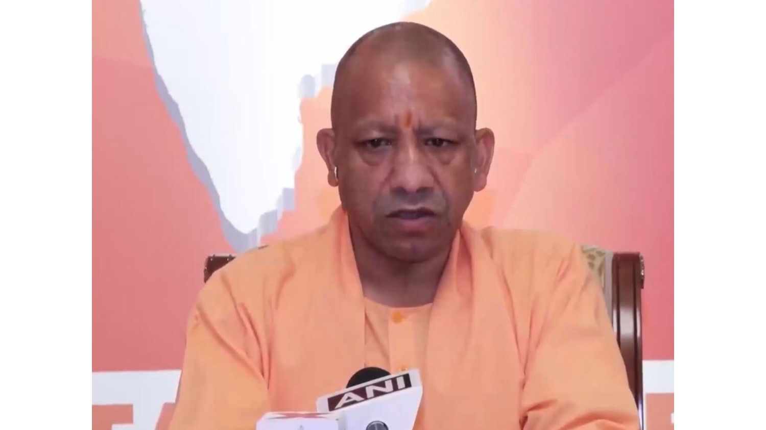 उत्तर प्रदेश के मुख्यमंत्री योगी आदित्यनाथ ने दी जानकारी, सिंगापुर में 1 लाख करोड़ रुपये के निवेश प्रस्तावों पर किए हस्ताक्षर