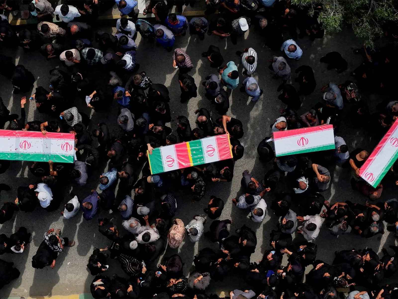 ईरान में जंग का असर: 1,300 से ज्यादा मौतें, 1 लाख लोग बेघर